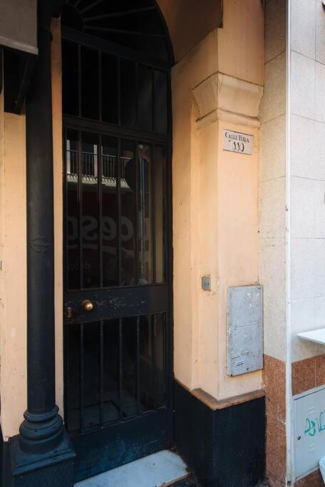 Selecta Elegante Y Centrico Apartamento Seville Luaran gambar